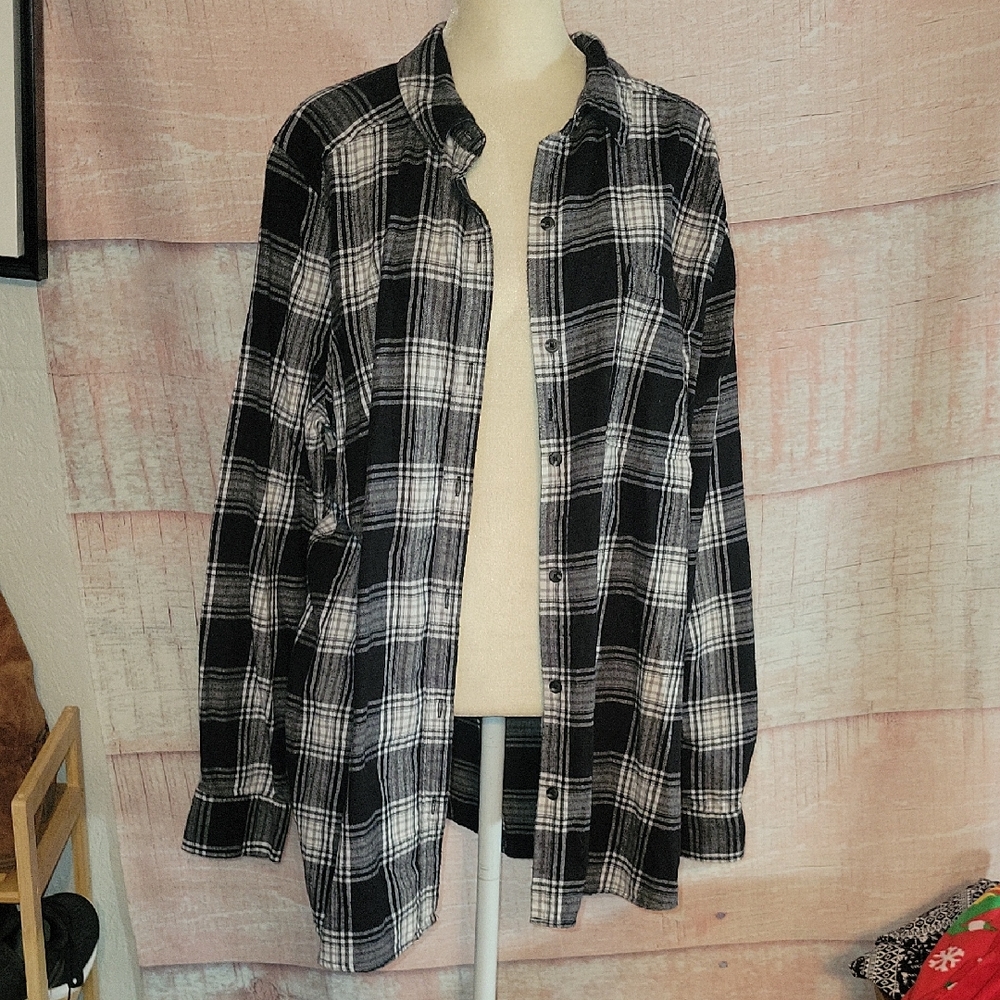 SO Black And White Plaid Button Down Shirt